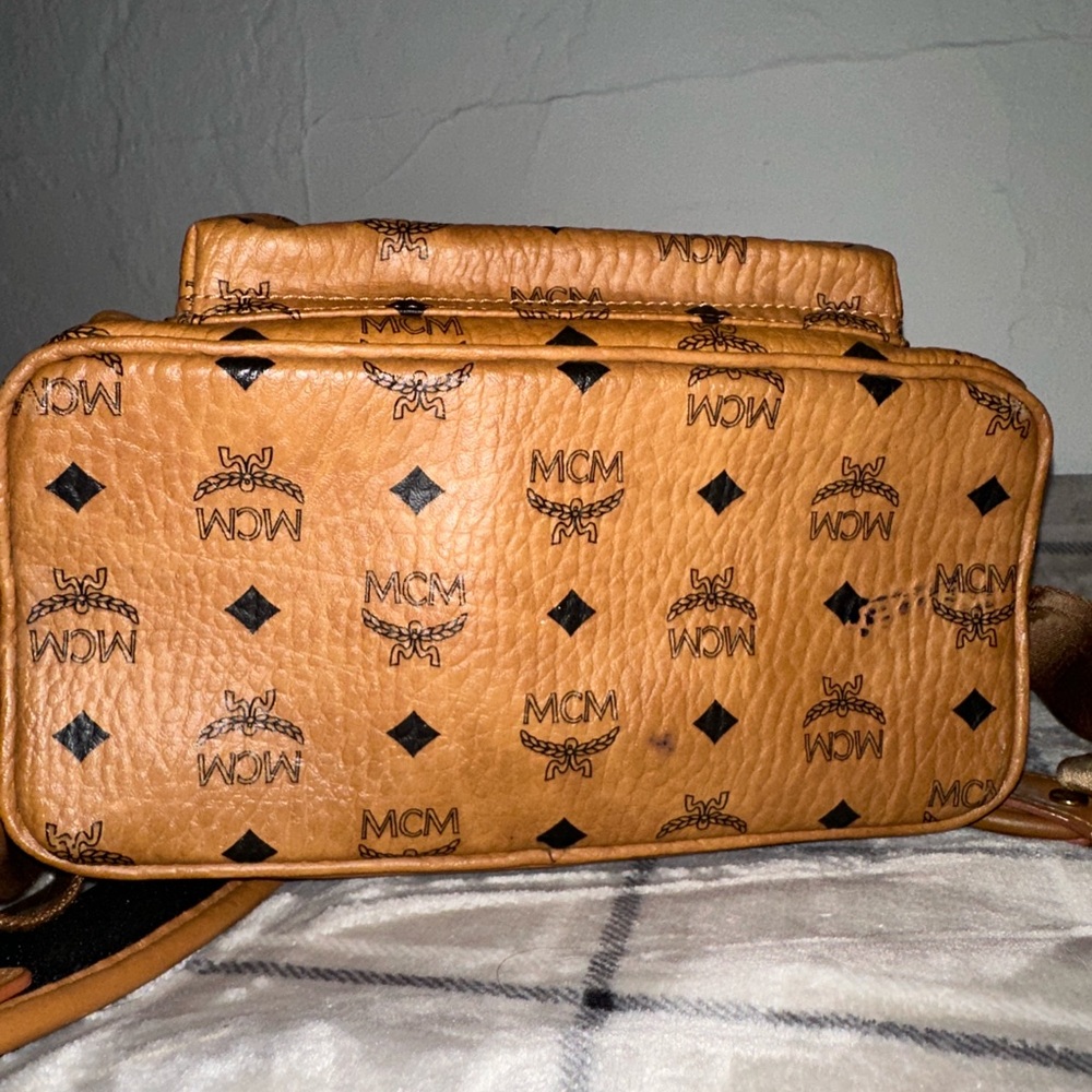 MCM brown and gold backpack. - Picture 4 of 9